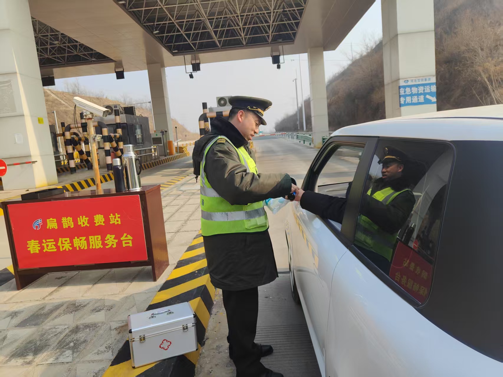 C:\Users\Administrator\Desktop\1.jpg C:\Users\Administrator\Desktop\1.jpg