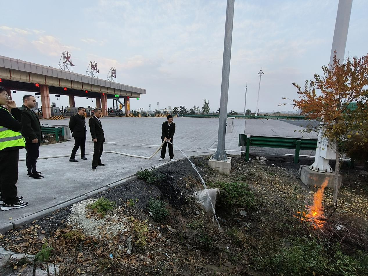 应急演练图片.png 应急演练图片.png